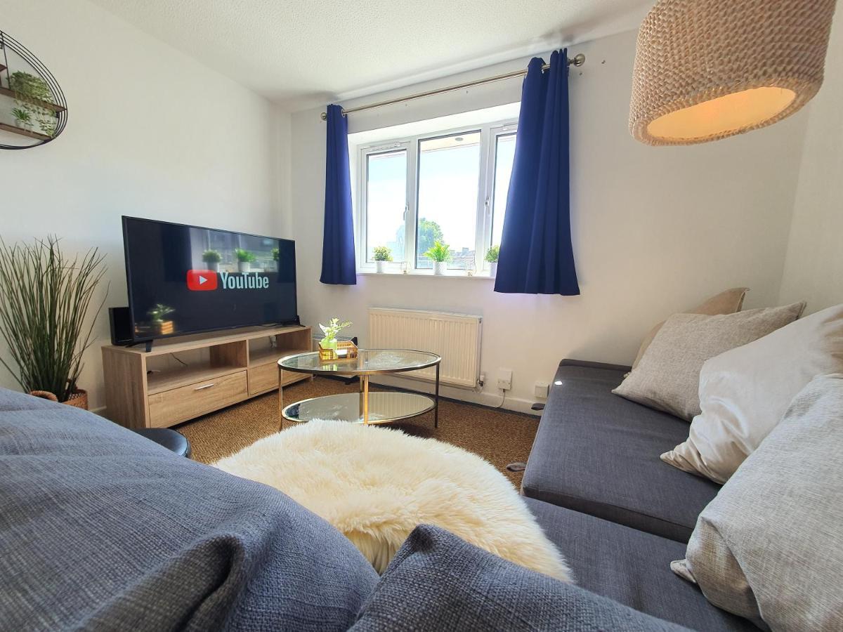 Thesiger Court Apartments - Free Private Parking - By Property Promise 卡迪夫 外观 照片