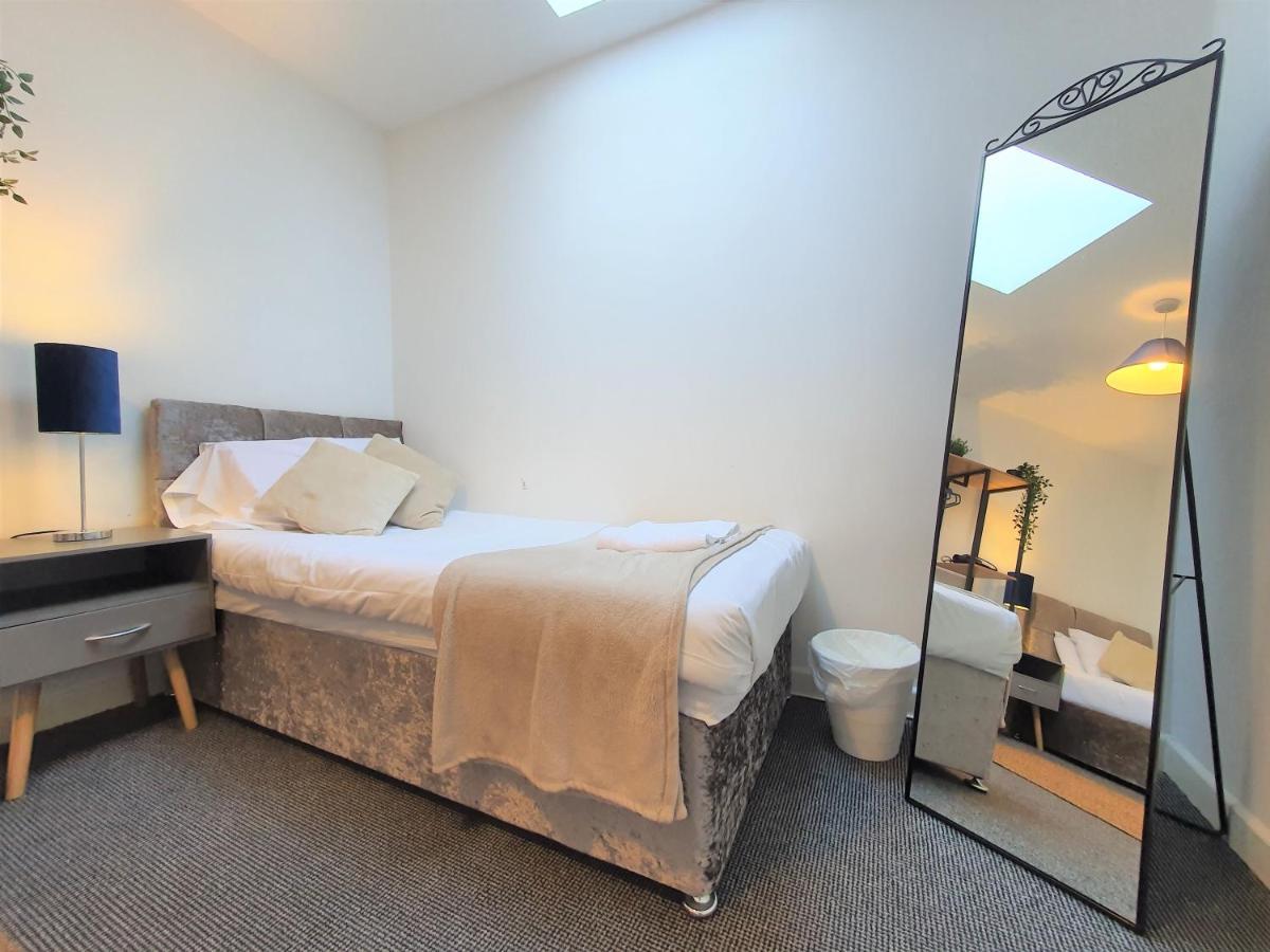 Thesiger Court Apartments - Free Private Parking - By Property Promise 卡迪夫 外观 照片