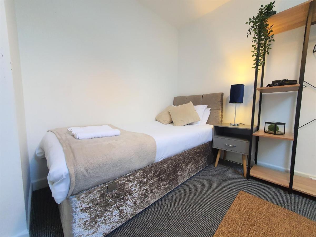 Thesiger Court Apartments - Free Private Parking - By Property Promise 卡迪夫 外观 照片